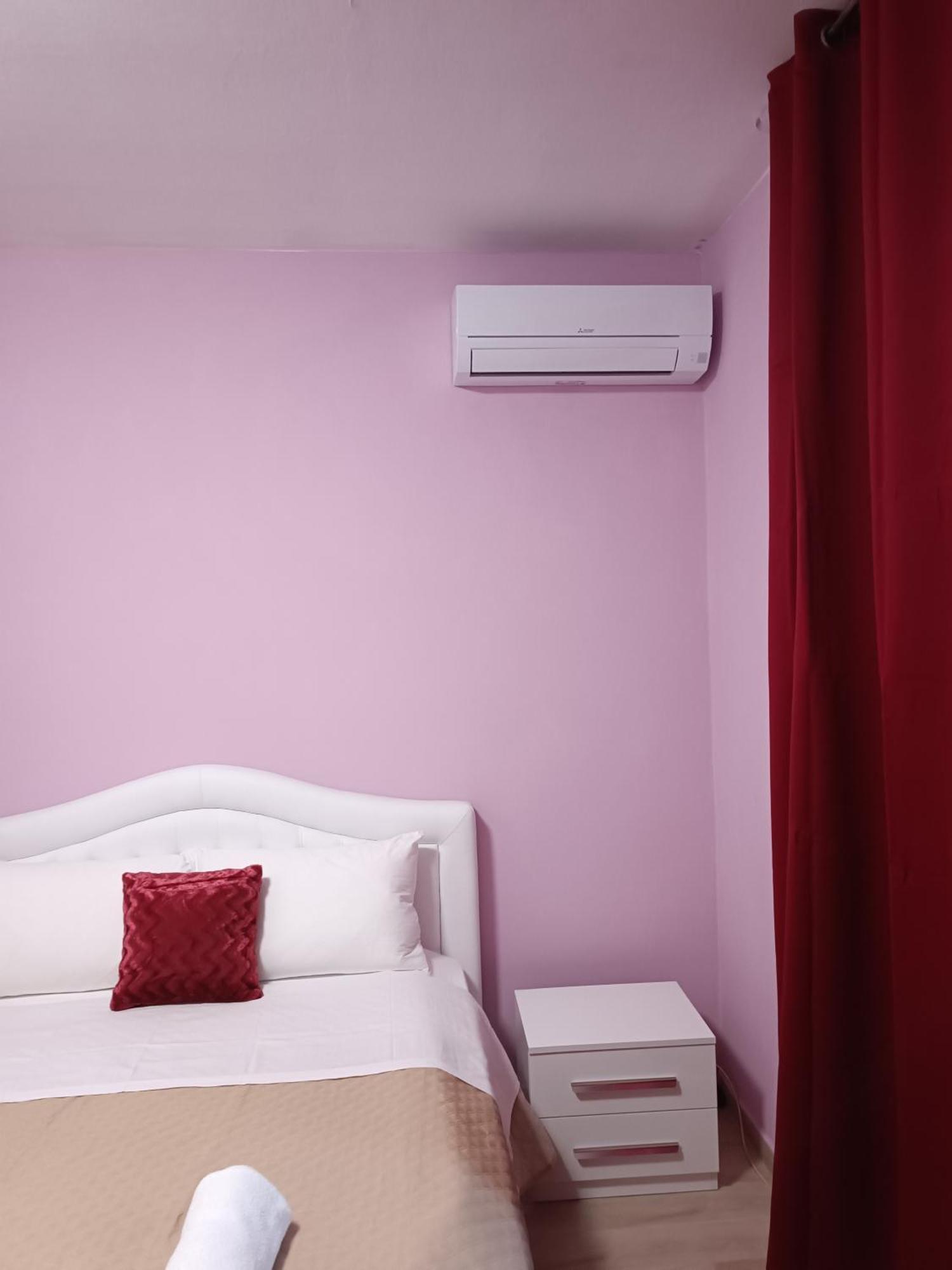 Locazione Turistica 2 Bed & Breakfast Tessera Bagian luar foto